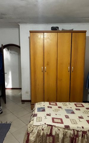 Casa à venda com 233m², 4 quartos e 2 vagas Casa à venda com 233m², 4 quartos e 2 vagasQuarto 2
