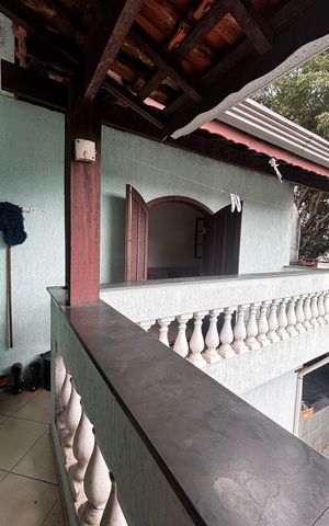 Casa à venda com 233m², 4 quartos e 2 vagas Casa à venda com 233m², 4 quartos e 2 vagasQuarto 1 Varanda