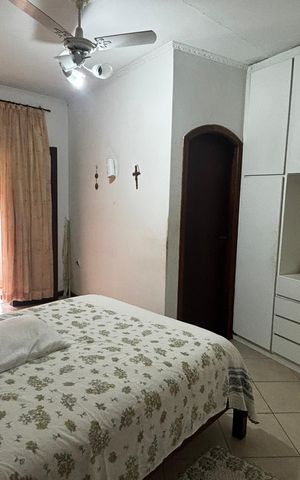 Casa à venda com 233m², 4 quartos e 2 vagas Casa à venda com 233m², 4 quartos e 2 vagasSuite
