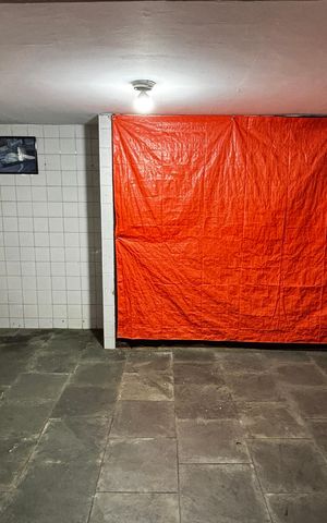 Casa à venda com 233m², 4 quartos e 2 vagas Casa à venda com 233m², 4 quartos e 2 vagasGaragem