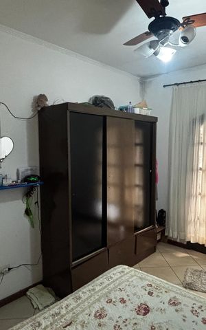 Casa à venda com 233m², 4 quartos e 2 vagas Casa à venda com 233m², 4 quartos e 2 vagasQuarto 1