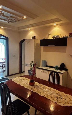 Casa à venda com 233m², 4 quartos e 2 vagas Casa à venda com 233m², 4 quartos e 2 vagasSala de Jantar