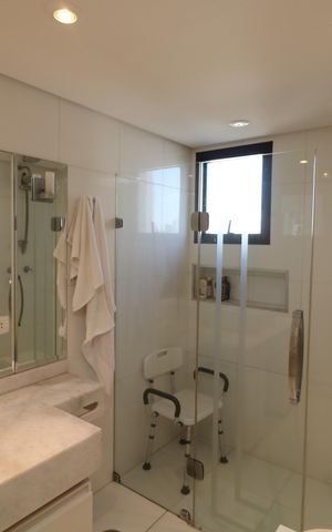 Apartamento à venda com 185m², 4 quartos e 3 vagasBanheiro da Suíte
