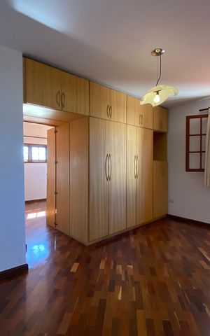 Casa para alugar com 247m², 5 quartos e 2 vagas