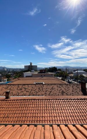 Casa para alugar com 247m², 5 quartos e 2 vagas