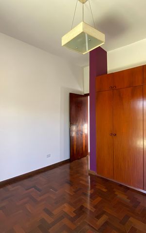 Casa para alugar com 247m², 5 quartos e 2 vagas