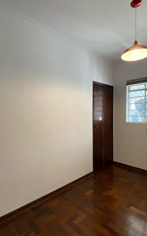 Casa para alugar com 247m², 5 quartos e 2 vagas