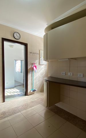Casa para alugar com 247m², 5 quartos e 2 vagas