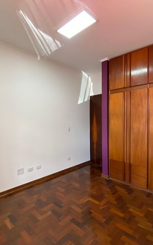 Casa para alugar com 247m², 5 quartos e 2 vagas