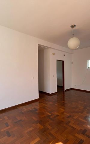 Casa para alugar com 247m², 5 quartos e 2 vagas