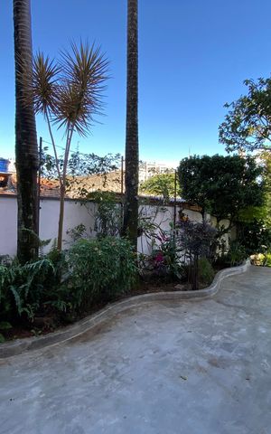 Casa para alugar com 247m², 5 quartos e 2 vagas