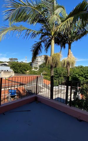 Casa para alugar com 247m², 5 quartos e 2 vagas