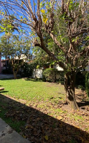 Casa para alugar com 247m², 5 quartos e 2 vagas