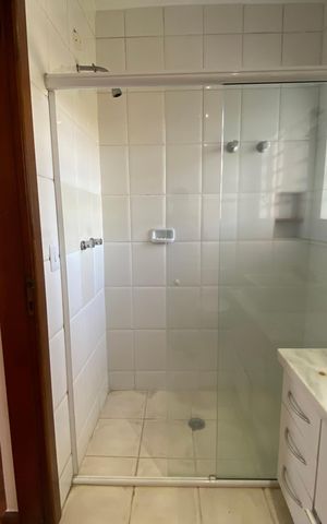 Casa para alugar com 247m², 5 quartos e 2 vagas