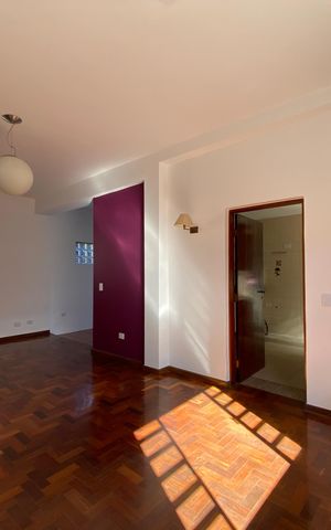Casa para alugar com 247m², 5 quartos e 2 vagas