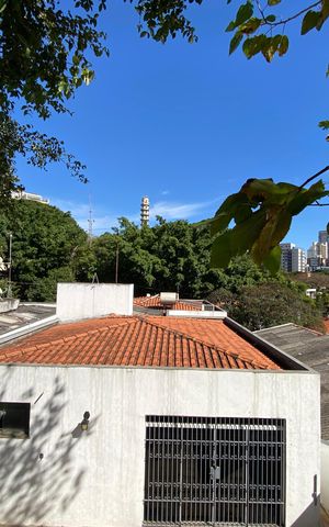 Casa para alugar com 247m², 5 quartos e 2 vagas