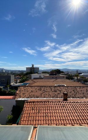 Casa para alugar com 247m², 5 quartos e 2 vagas