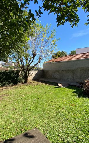 Casa para alugar com 247m², 5 quartos e 2 vagas