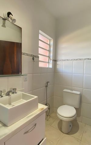 Casa para alugar com 247m², 5 quartos e 2 vagas