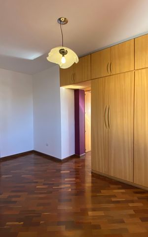 Casa para alugar com 247m², 5 quartos e 2 vagas