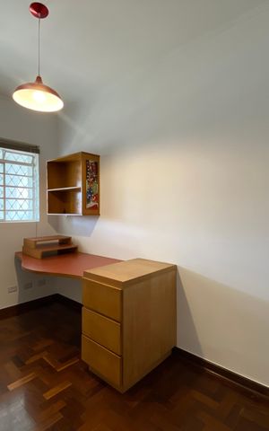 Casa para alugar com 247m², 5 quartos e 2 vagas