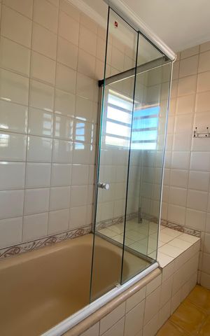Casa para alugar com 247m², 5 quartos e 2 vagas