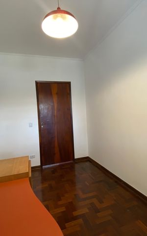 Casa para alugar com 247m², 5 quartos e 2 vagas