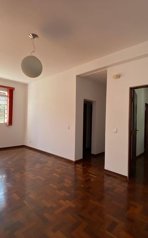 Casa para alugar com 247m², 5 quartos e 2 vagas