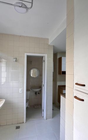 Apartamento para alugar com 116m², 3 quartos e 2 vagas Apartamento para alugar com 116m², 3 quartos e 2 vagasCozinha e Área de Serviço
