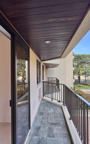 Apartamento para alugar com 116m², 3 quartos e 2 vagas Apartamento para alugar com 116m², 3 quartos e 2 vagasSuíte - Varanda