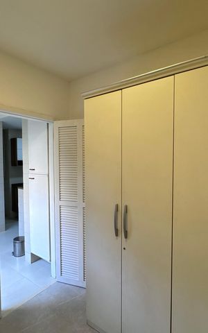 Apartamento para alugar com 116m², 3 quartos e 2 vagas Apartamento para alugar com 116m², 3 quartos e 2 vagasCozinha e Área de Serviço