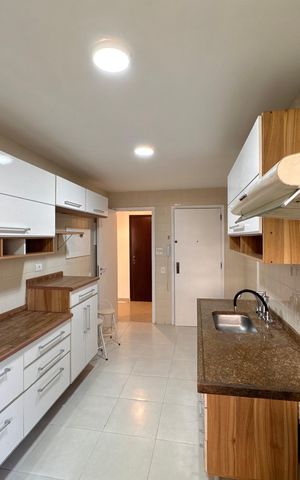 Apartamento para alugar com 116m², 3 quartos e 2 vagas Apartamento para alugar com 116m², 3 quartos e 2 vagasCozinha e Área de Serviço