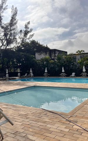 Apartamento para alugar com 116m², 3 quartos e 2 vagas Apartamento para alugar com 116m², 3 quartos e 2 vagasÁrea comum
