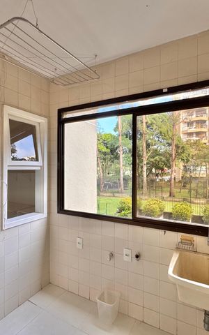 Apartamento para alugar com 116m², 3 quartos e 2 vagas Apartamento para alugar com 116m², 3 quartos e 2 vagasCozinha e Área de Serviço