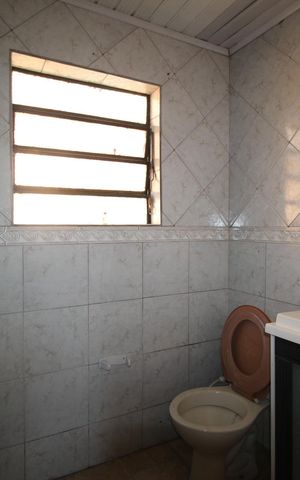 Casa à venda com 100m², 3 quartos e 2 vagasBanheiro 2