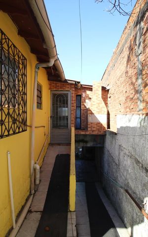 Casa à venda com 100m², 3 quartos e 2 vagasQuintal