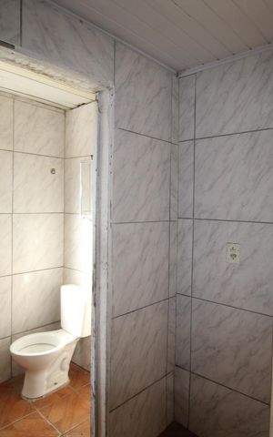 Casa à venda com 100m², 3 quartos e 2 vagasBanheiro 1