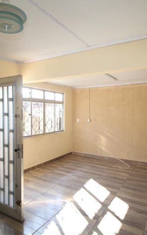 Casa à venda com 100m², 3 quartos e 2 vagasSala
