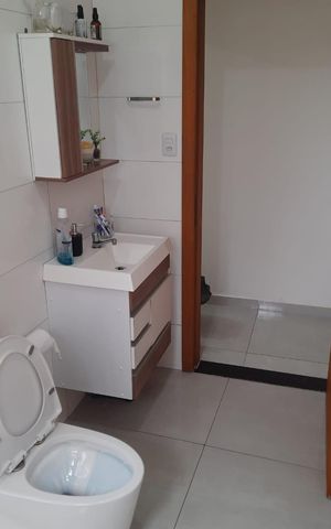 Casa para alugar com 100m², 3 quartos e 3 vagas Casa para alugar com 100m², 3 quartos e 3 vagasBanheiro