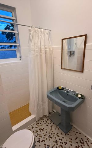 Apartamento à venda com 68m², 2 quartos e sem vaga Apartamento à venda com 68m², 2 quartos e sem vagaBanheiro