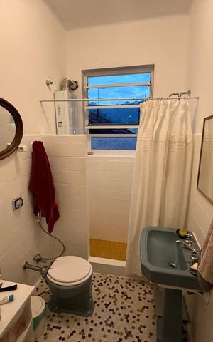 Apartamento à venda com 68m², 2 quartos e sem vaga Apartamento à venda com 68m², 2 quartos e sem vagaBanheiro