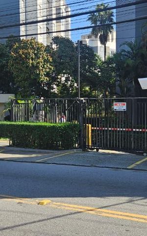 Apartamento à venda com 48m², 2 quartos e 1 vaga Apartamento à venda com 48m², 2 quartos e 1 vagaPlaca grande instalada na fachada do condomínio no dia 29/06/2026 - Código da placa: HBJM-71