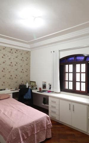 Casa à venda com 254m², 3 quartos e 3 vagas Casa à venda com 254m², 3 quartos e 3 vagasSuíte 2