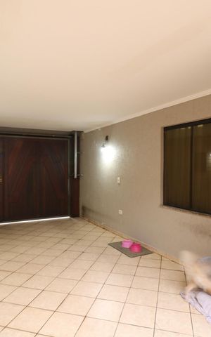 Casa à venda com 254m², 3 quartos e 3 vagas Casa à venda com 254m², 3 quartos e 3 vagasGaragem
