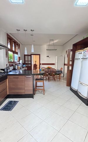 Casa de condomínio para alugar com 960m², 4 quartos e 3 vagas Casa de condomínio para alugar com 960m², 4 quartos e 3 vagasCozinha