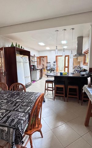 Casa de condomínio para alugar com 960m², 4 quartos e 3 vagas Casa de condomínio para alugar com 960m², 4 quartos e 3 vagasCozinha