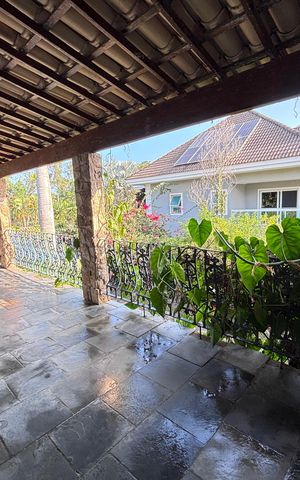 Casa de condomínio para alugar com 960m², 4 quartos e 3 vagas Casa de condomínio para alugar com 960m², 4 quartos e 3 vagasVaranda