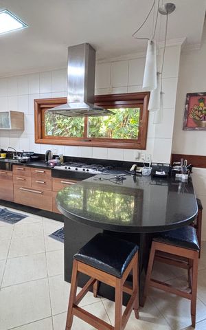 Casa de condomínio para alugar com 960m², 4 quartos e 3 vagas Casa de condomínio para alugar com 960m², 4 quartos e 3 vagasCozinha