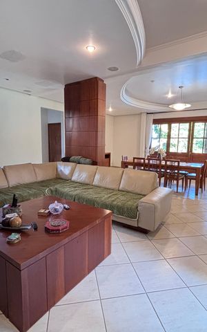 Casa de condomínio para alugar com 960m², 4 quartos e 3 vagas Casa de condomínio para alugar com 960m², 4 quartos e 3 vagasSala