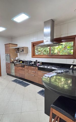 Casa de condomínio para alugar com 960m², 4 quartos e 3 vagas Casa de condomínio para alugar com 960m², 4 quartos e 3 vagasCozinha